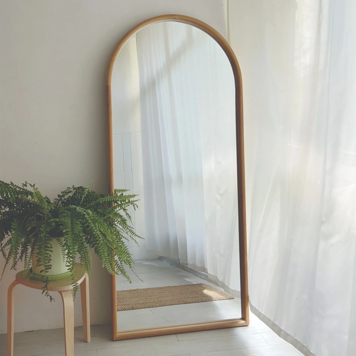 Zhilvan minimal mirror collection