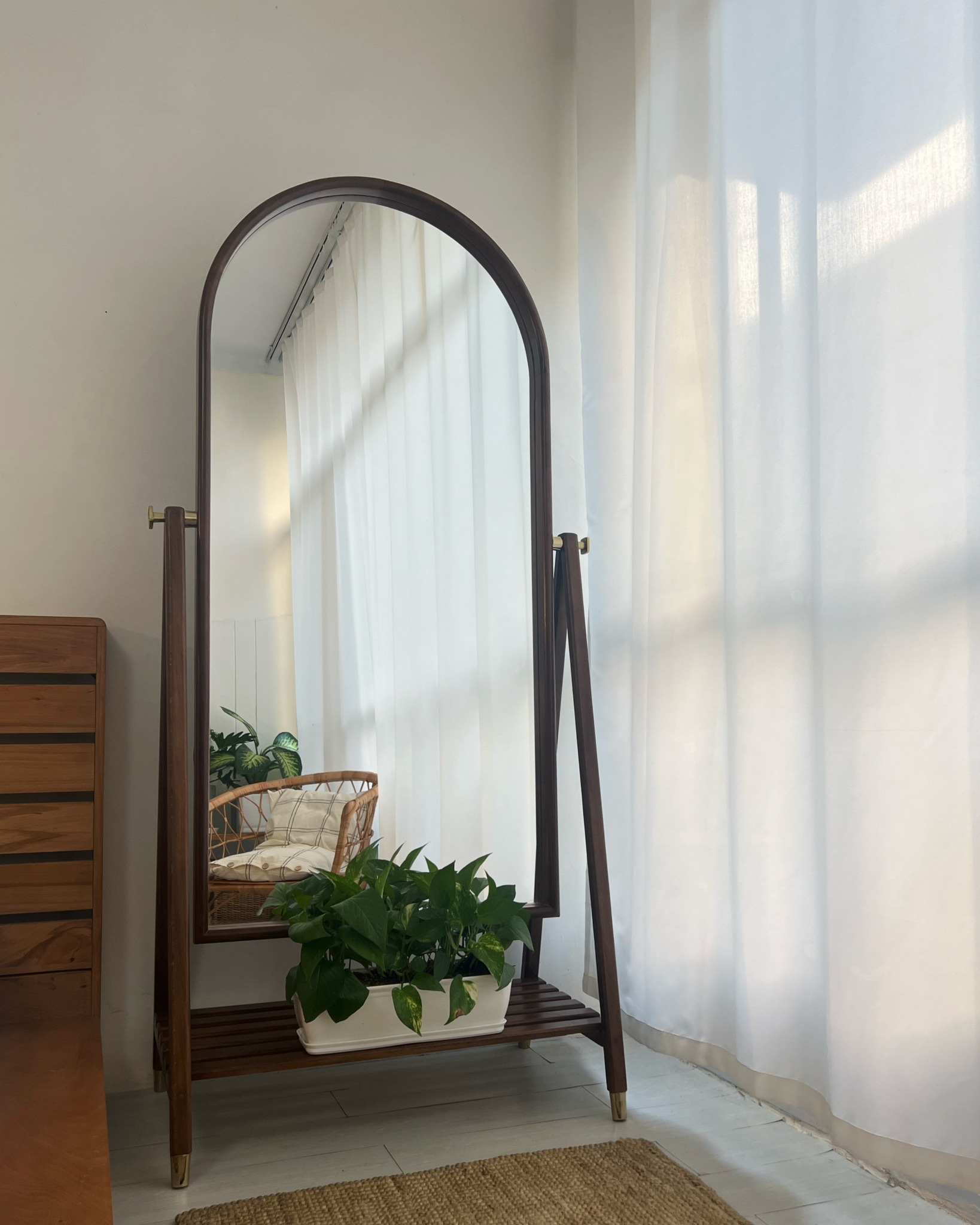 Minimal mirror styling 14
